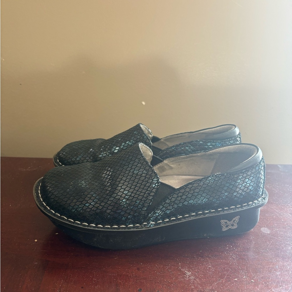 Alegria Debra Professional Leather Black Snake Print Loafers Clogs Size 6 US